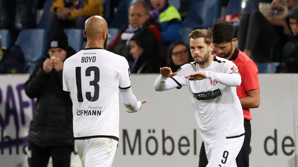 Justin Eilers (r.) war bislang nur Einwechselspieler beim HFC. Jetzt ist er fit und bereit für die Startelf.