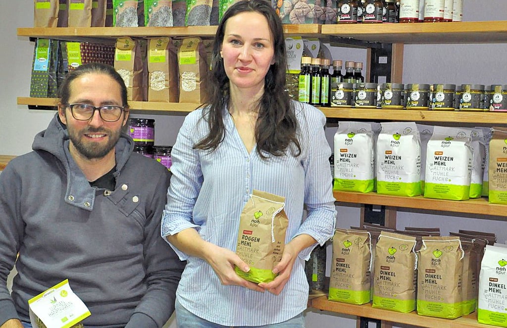 Franziska Klotz und Rudolf Sasse aus Engersen eröffnen heute in Gardelegens Fußgängerzone einen Lebensmittelmarkt.