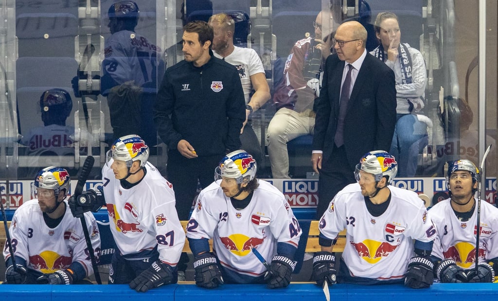 Der EHC Red Bull München verlor gegen den Vorletzten Krefeld Pinguine.