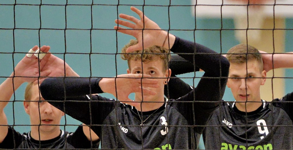 Die Altmark Volleys um Stefan Posselt, Simon Rummel und Jonas Rummel (von links) haben am kommenden Wochenende erneut unfreiwillig spielfrei.