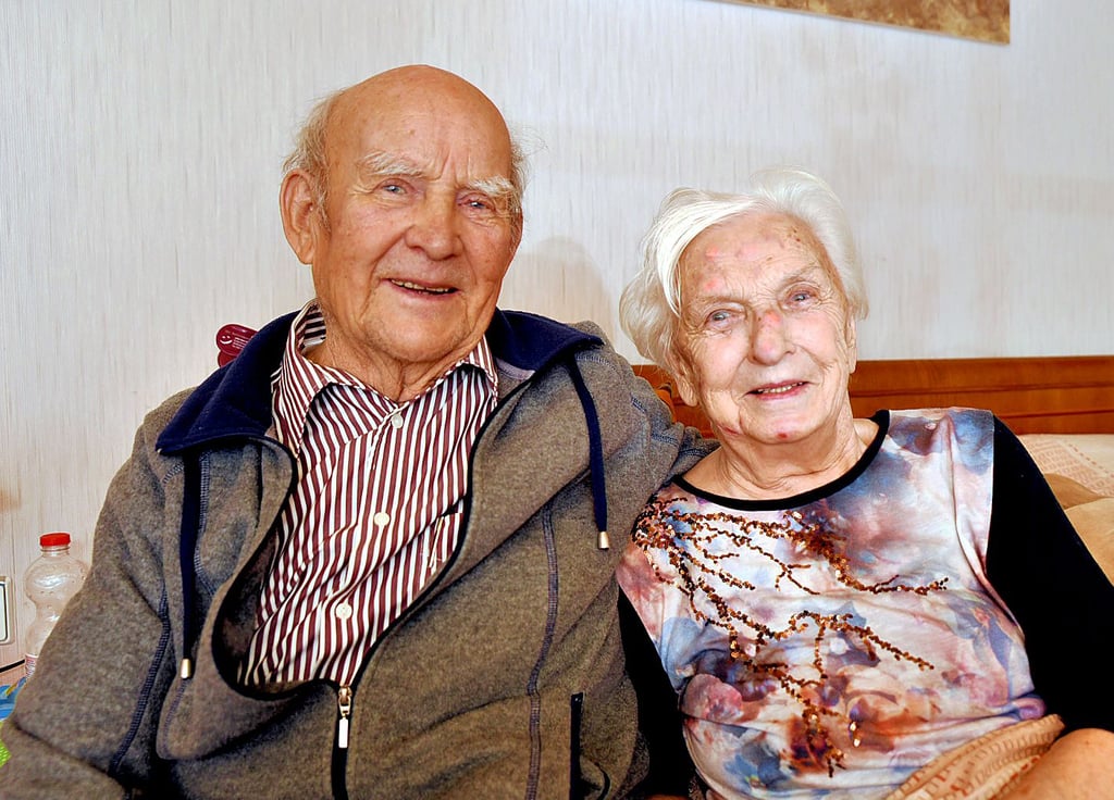 Karl-Heinz (85) und Gerda Schneider (87)sind 65 Jahre miteinander verheiratet. Sie lernten sich bei einer landwirtschaftlichen Schulung kennen.