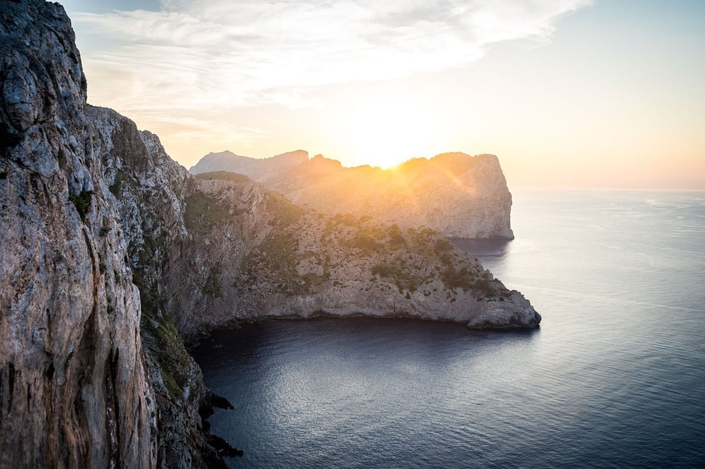 Gleich zu welcher Jahreszeit der Mallorca-Urlaub genossen wird, herrliche Sonnenstunden am Meer sind inklusive.