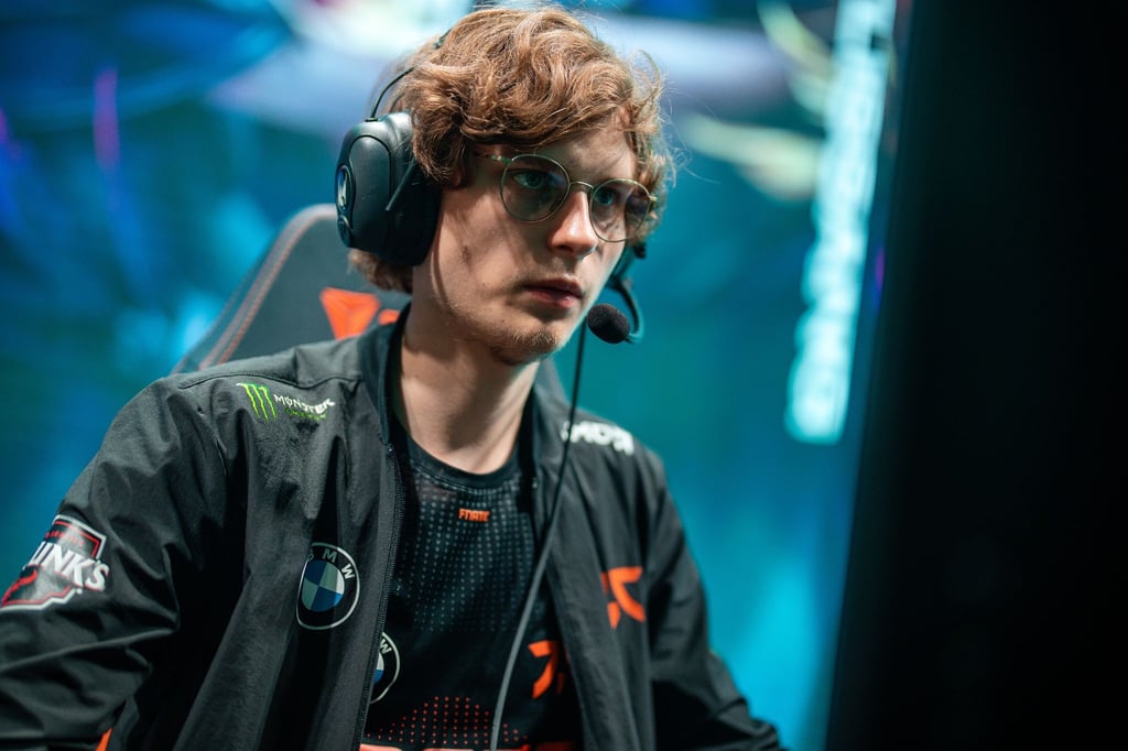 Fnatic muss bei der LoL-WM vorerst ohne Elias „Upset“ Lipp auskommen.