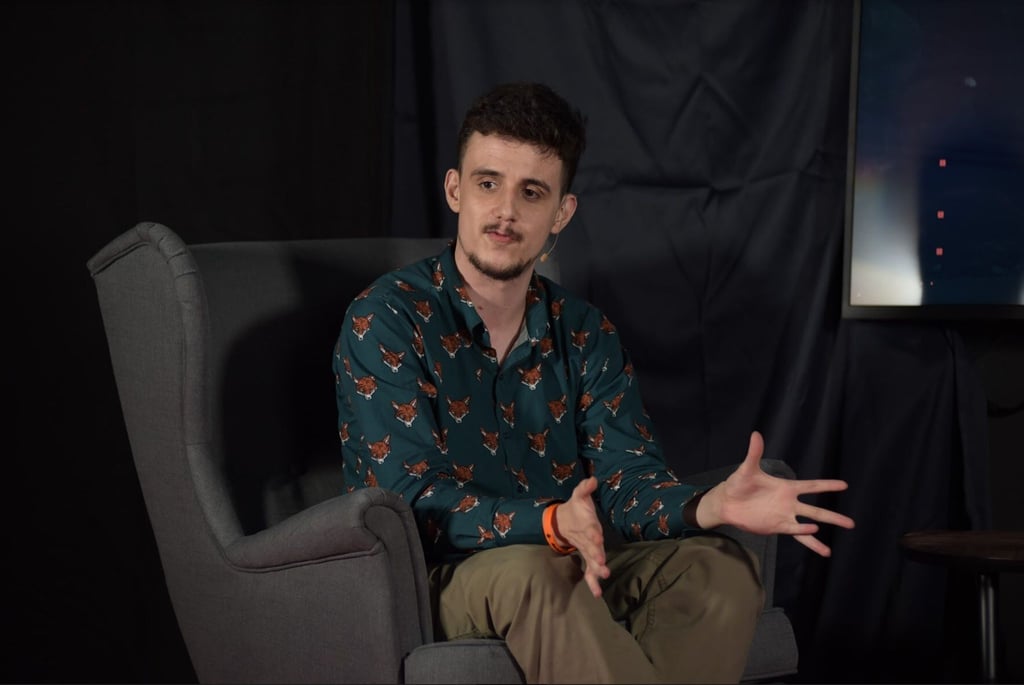 Alvaro „AvoPlus“ Sanchez Velasco Sanchez kommentiert Dota 2 seit er 14 Jahre alt wurde.