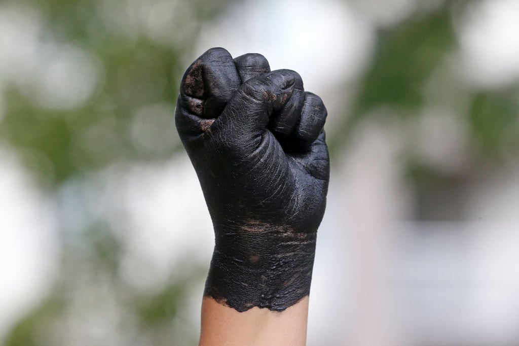 Rassistisch Diskriminierte haben es bei Streitigkeiten leichter sich zu wehren, wenn „solidarische Dritte“ sie unterstützen.