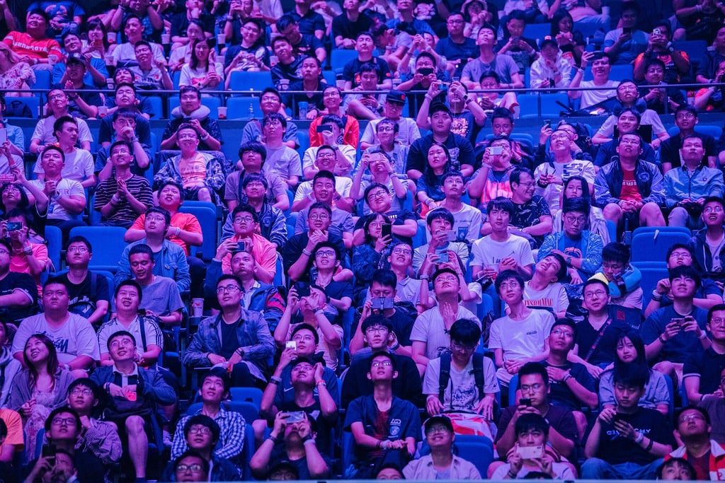 Fans bei der Dota-2-WM 2019 in Shanghai.