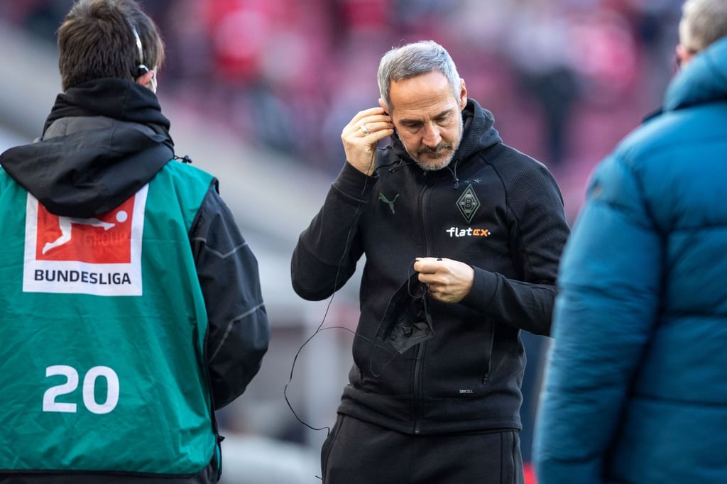 Hat Verständnis, dass in Zeiten der vierten Corona-Welle volle Fußballstadien nicht bei allen gut ankommen: Gladbach-Coach Adi Hütter.