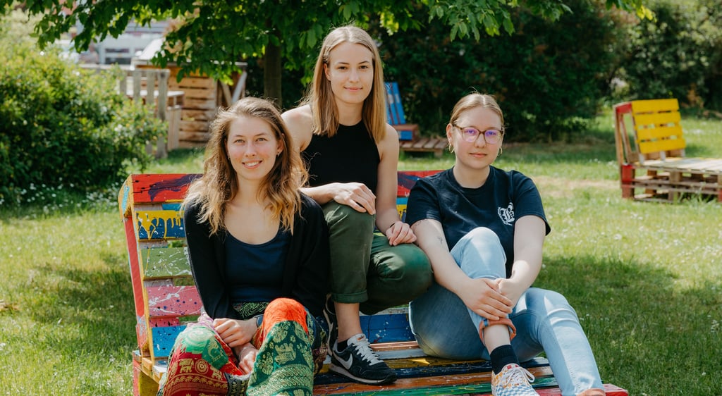 Die Magdeburger Unistudentinnen Paula Meißner, Hanna Westermann und Rosa Wasiak sind die Gründerinnen der neuen Zeitschrift "tja?!"