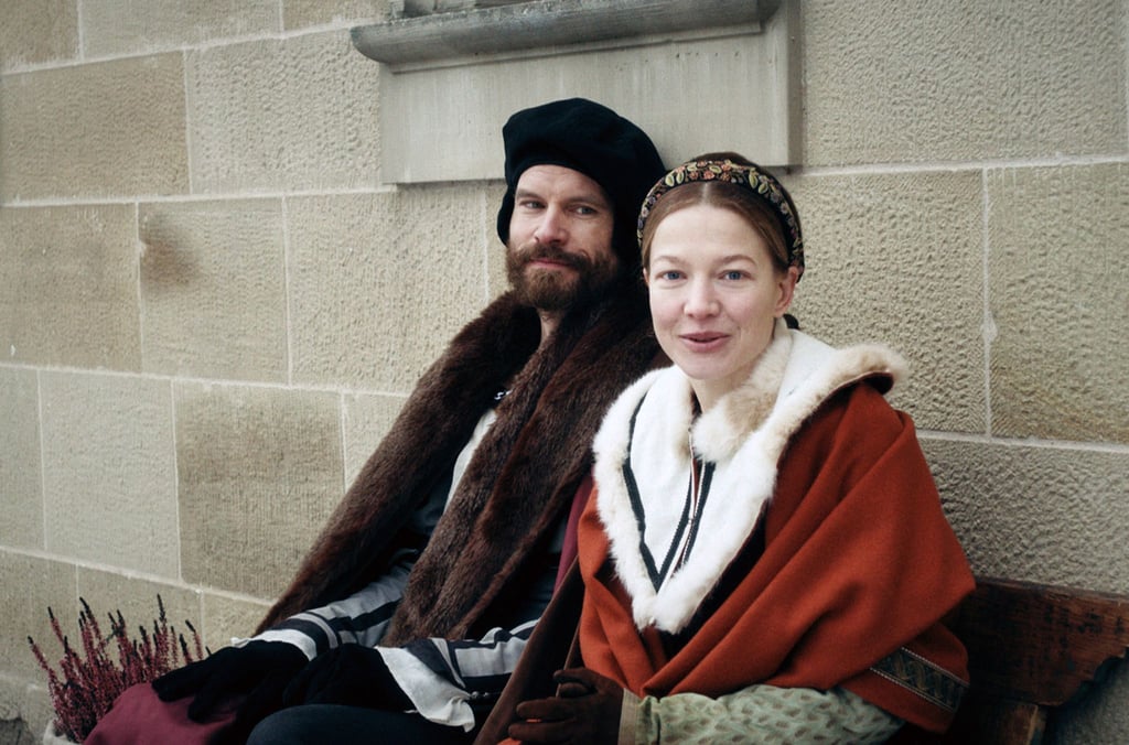 Albrecht Dürer (Wanja Mues) und seine Frau Agnes (Hannah Herzsprung) in einer Szene des Dokudramas „Dürer“ (undatierte Filmszene).