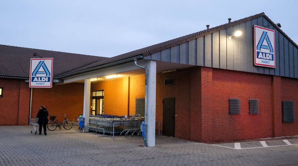 Blick auf den Aldi in Trotha, der demnächst abgerissen werden soll.