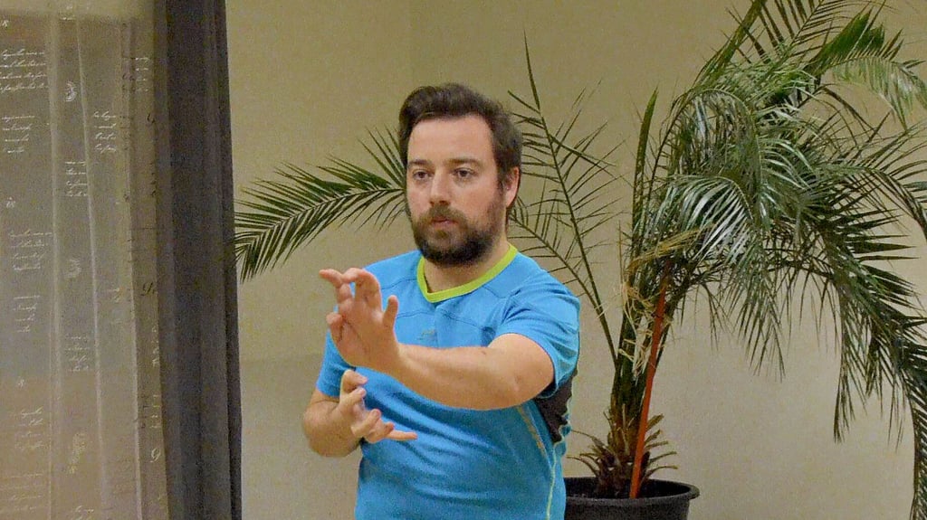 Enrico Joo übt sich beim Qigong in mentaler Entspannung. Dafür braucht es aber Zeit, Geduld und viel positive Energie.