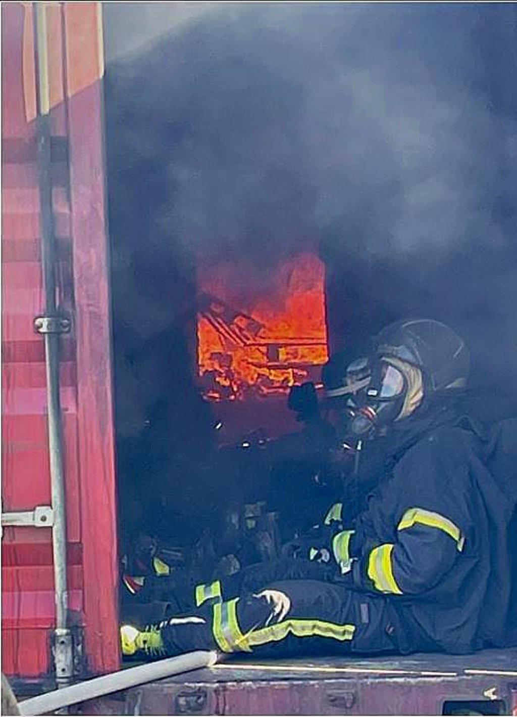 Bei der Realbrandausbildung haben Kameraden der Quedlinburger und Gernröder Wehr mit echtem Feuer trainiert.