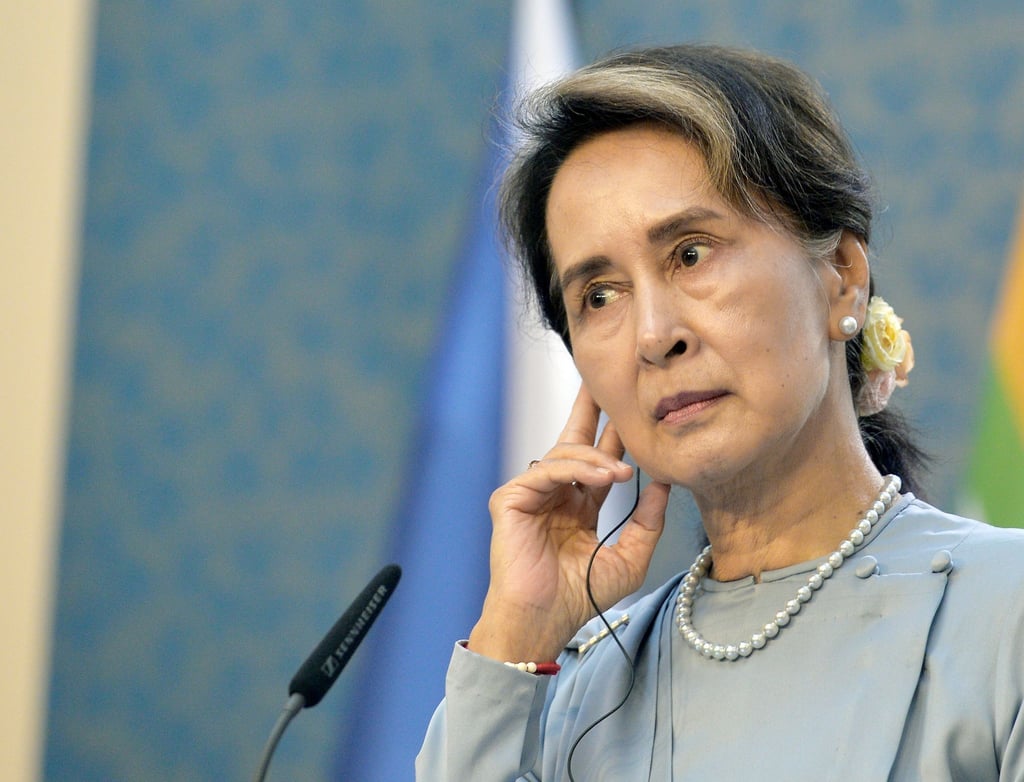In Myanmar hat ein Gericht die entmachtete Regierungschefin Aung San Suu Kyi zu vier Jahren Haft verurteilt.