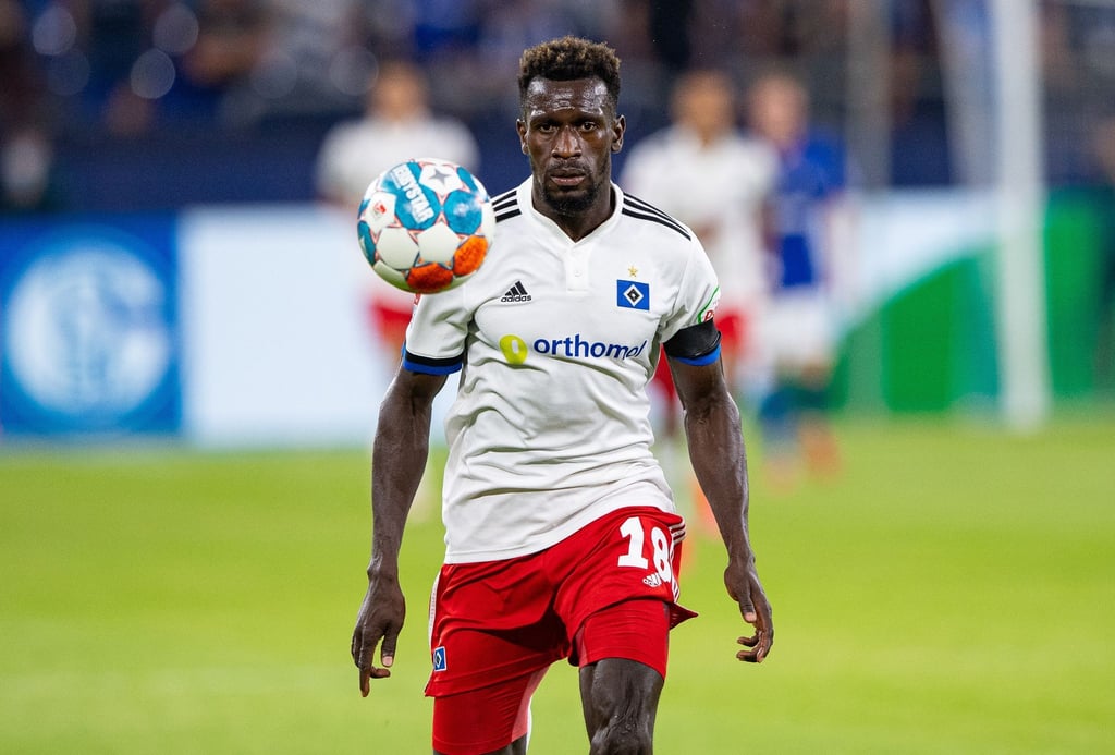 Soll unter anderem gegen das Aufenthaltsgesetz verstoßen haben: HSV-Profi Bakery Jatta muss vor Gericht.