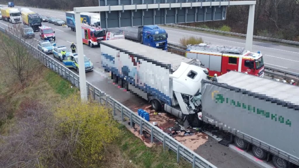 Regelmäßig ereignen sich schwere Verkehrsunfälle auf der A2 bei Burg. Beteiligt sind häufig Lkw. 