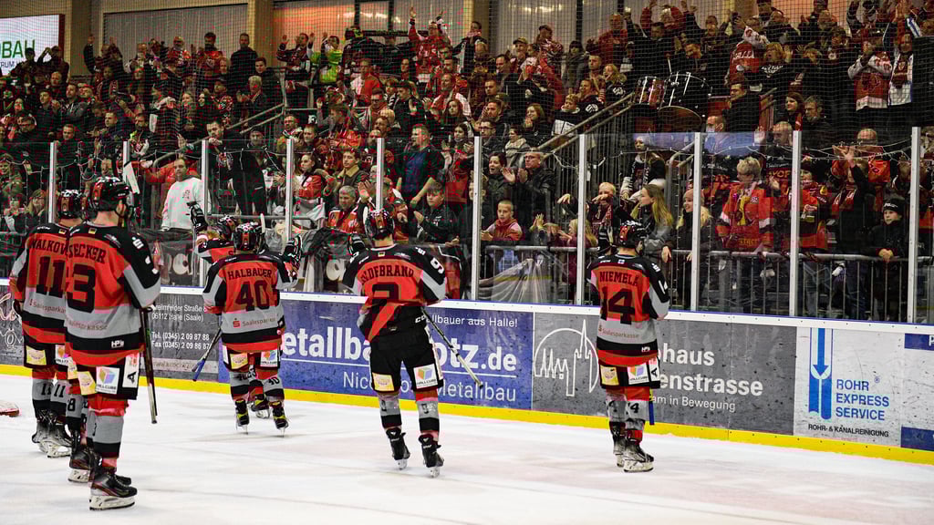 Die Saale Bulls hoffen trotz der strengen Corona-Regeln auf viele Fans im Sparkassen-Eisdom.