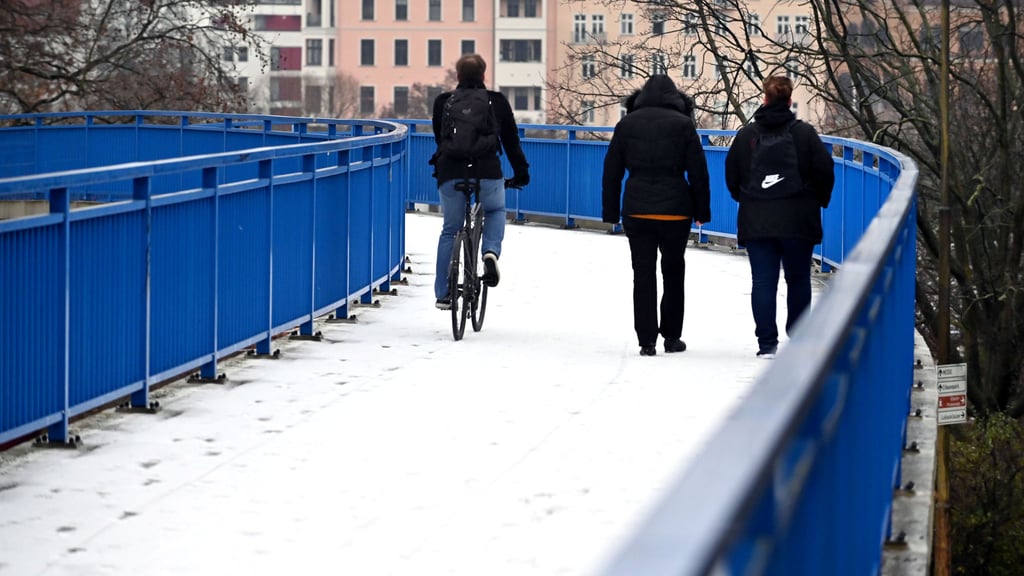 In Magdeburg bildete sich am 8. Dezember 2021 eine dünne Schneeschicht.