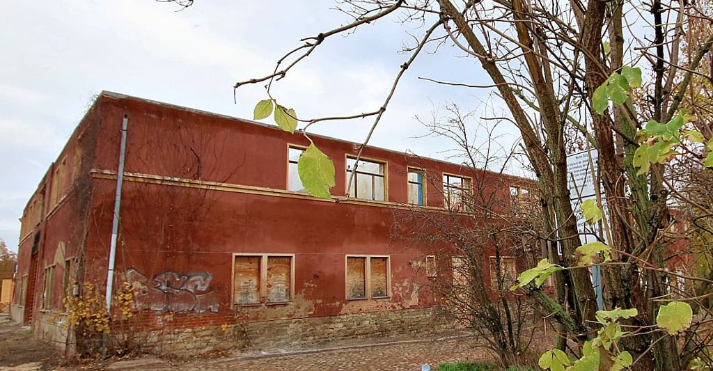 Im Rahmen der Baugesetzgebung kann der Stadtrat die ehemalige Diesterwegschule übernehmen. Und das will er nun auch - aber warum?