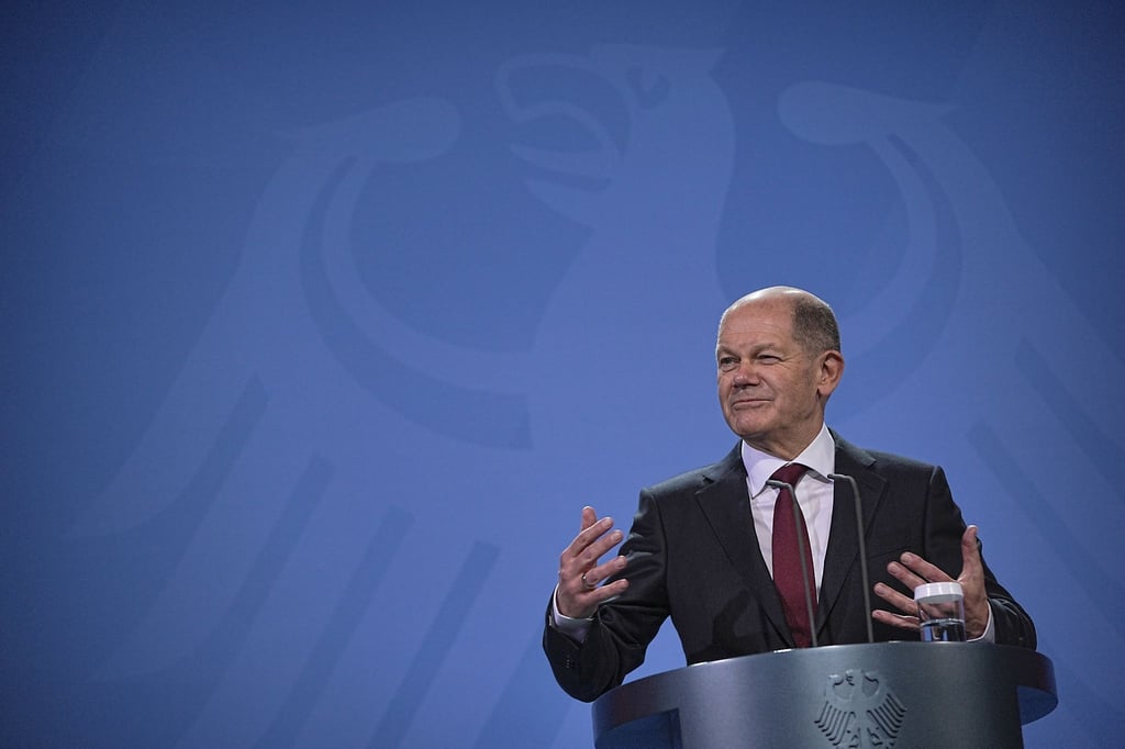 Der neue Bundeskanzler Olaf Scholz bei seiner Amtsübergabe.