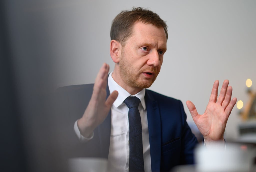 Michael Kretschmer (CDU), Ministerpräsident von Sachsen, im Gespräch mit der Deutschen Presse-Agentur.