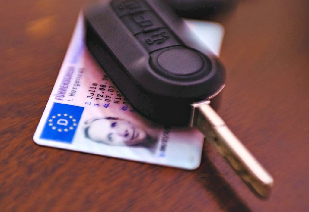 Wer einen Führerschein machen will, muss bei der Fahrerlaubnisbehörde einen Antrag stellen. Doch überhaupt einen Termin zu bekommen kann im Salzlandkreis mehrere Wochen dauern.