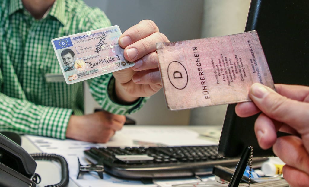 Alter und neuer Führerschein sorgen für Ärger mit dem Amt.