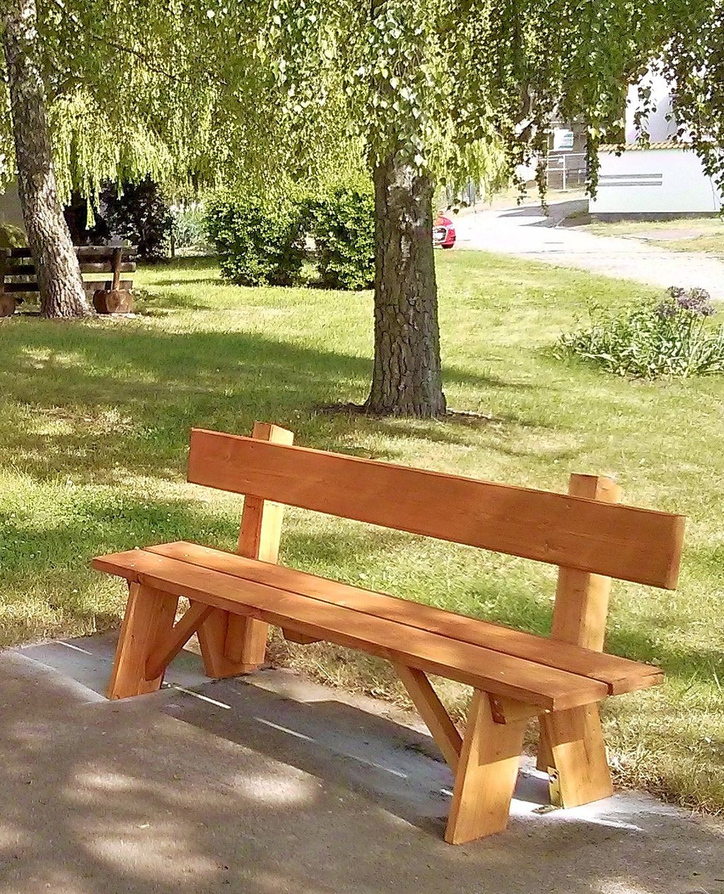 Bänke wie die sollen demnächst um Harzgerode aufgestellt werden. Die Stadt sucht dafür noch Sitzbank-Paten.