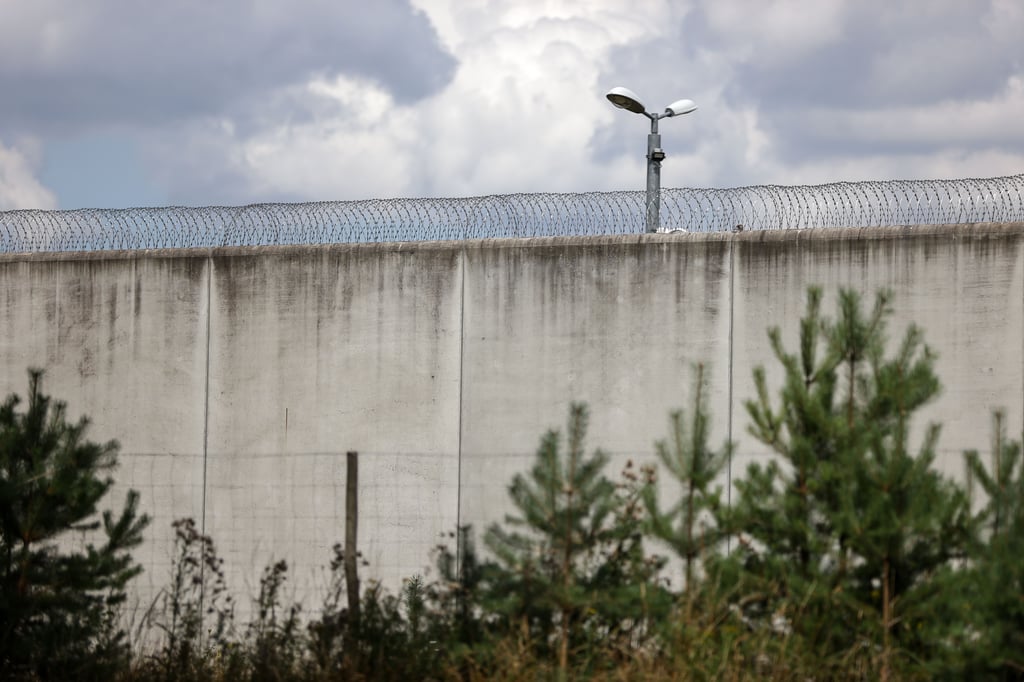 Sachsen-Anhalt ringt um eine Lösung für neue Haftplätze. Im Bild: Die JVA in Burg (Jerichower Land).