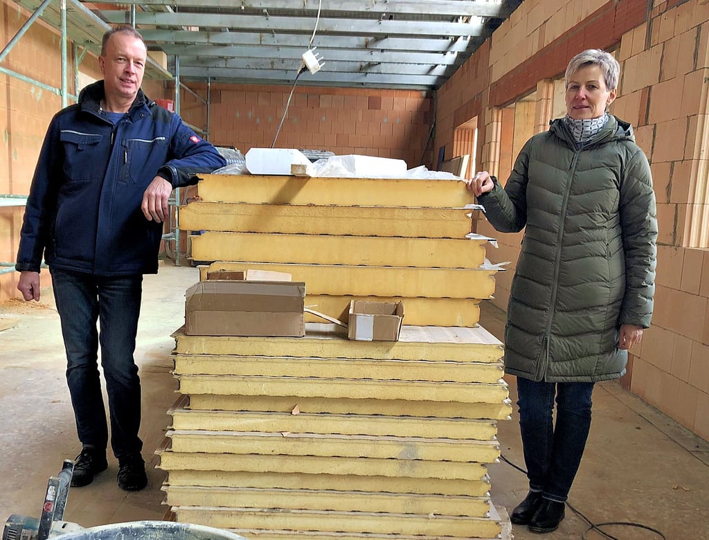 Unternehmerpaar Matthias und Ulrike Kloss planen einen modernen neuen Firmenstandort im ehemaligen Edeka-Markt in Teuchern.