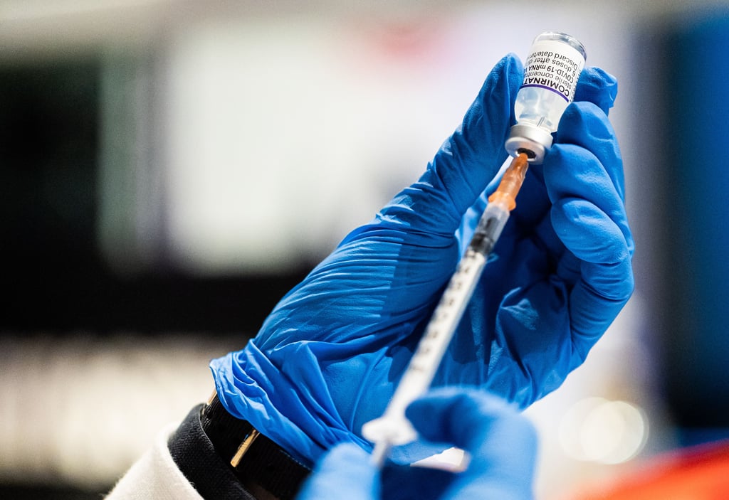 Der Bedarf an Impfungen gegen das Coronavirus bleibt hoch.