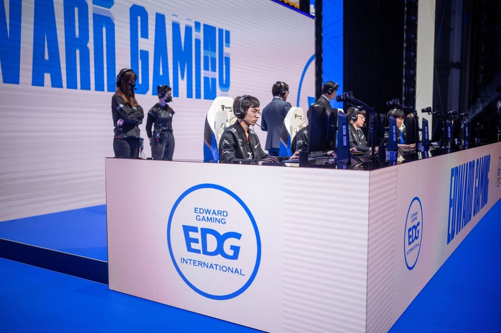 Der chinesische Meister Edward Gaming ist bei der LoL-WM bislang ohne Niederlage.