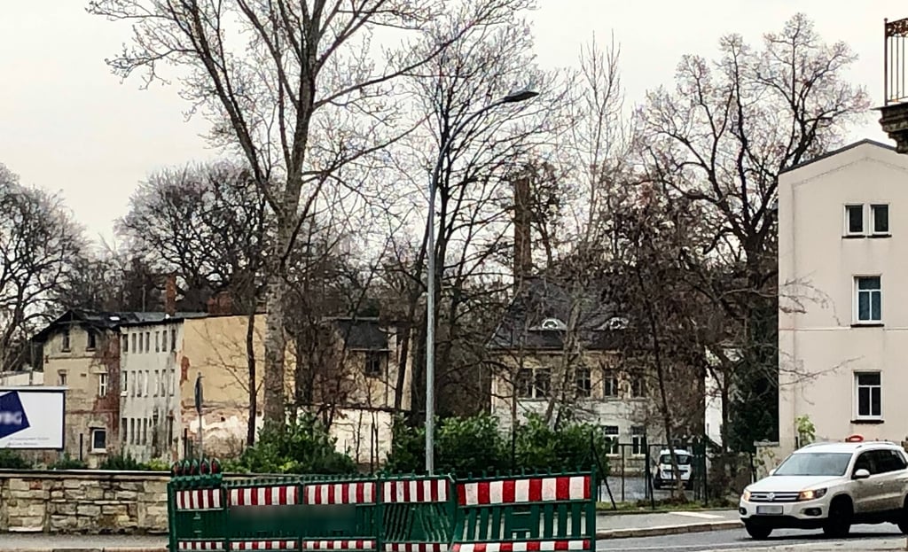 Noch ist die Freiligrathstraße in Zeitz offiziell gesperrt.