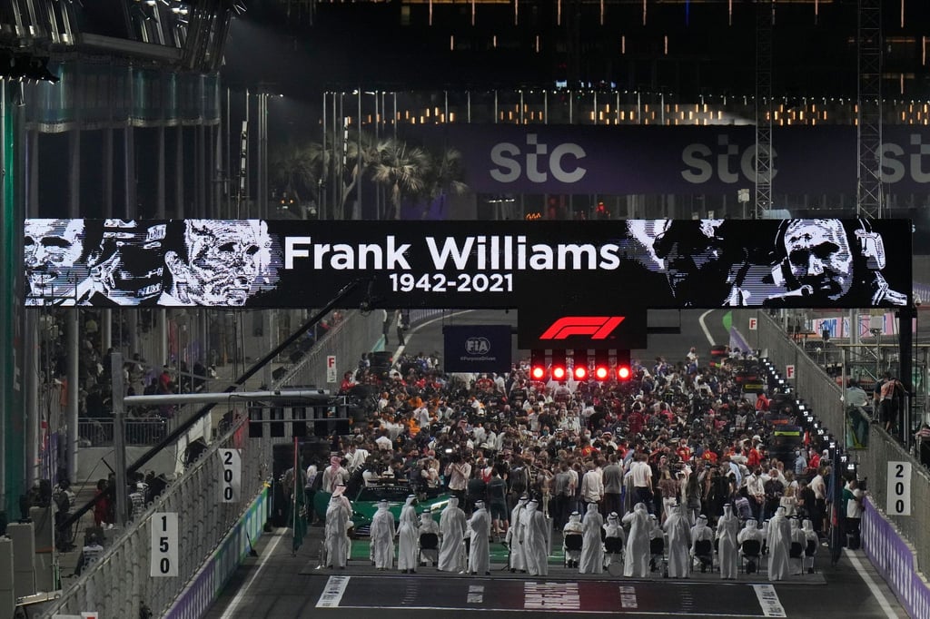 Vor dem Rennen wird der Teamchef-Legende Frank Williams gedacht.