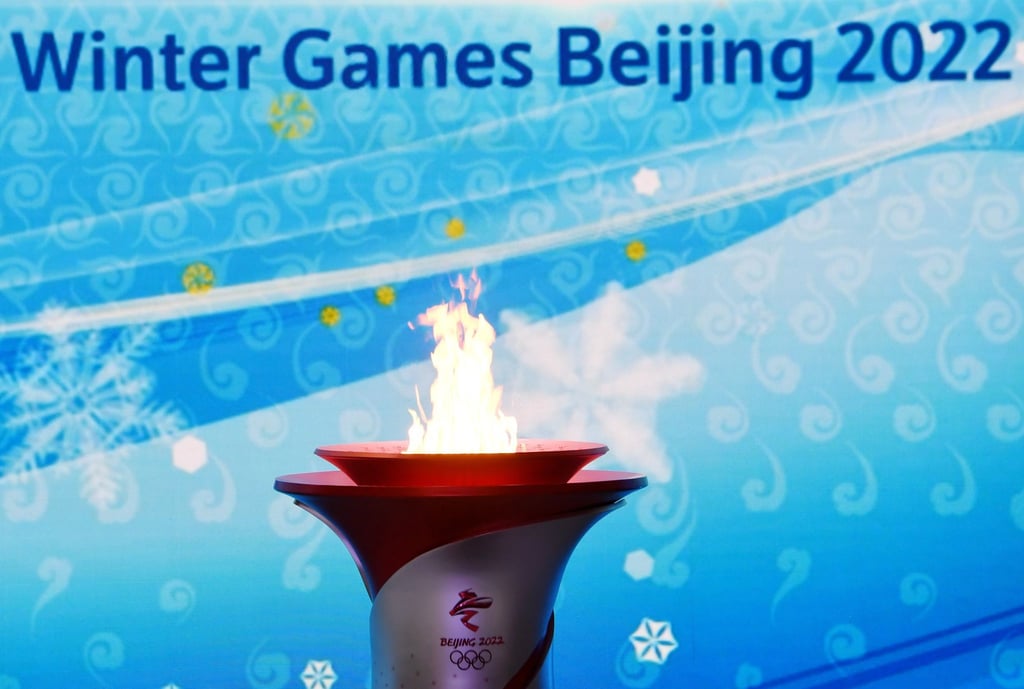 Das Olympische Feuer brennt in Peking.