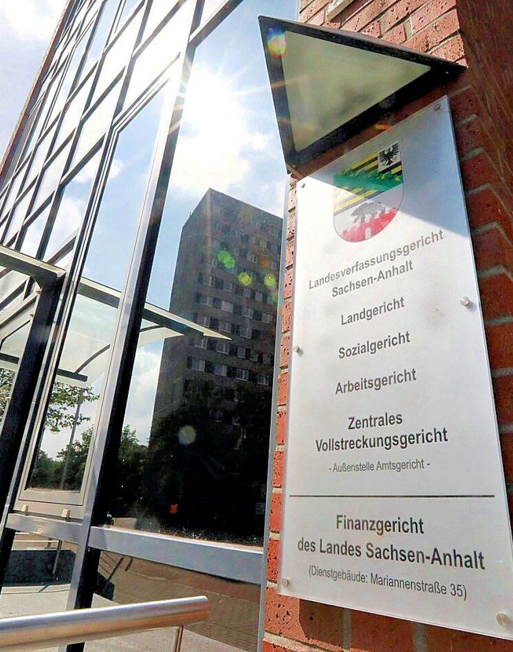 Das Portal des Landgerichts Dessau-Roßlau