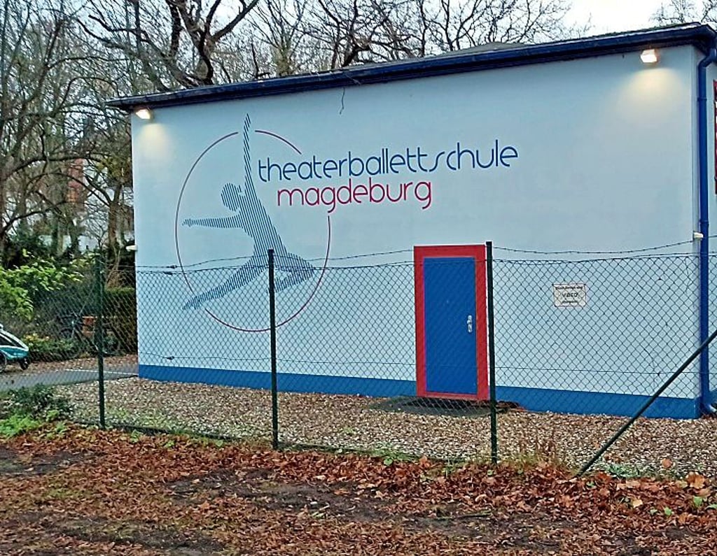 Blick auf die Theaterballettschule Magdeburg am Jahnsportplatz.