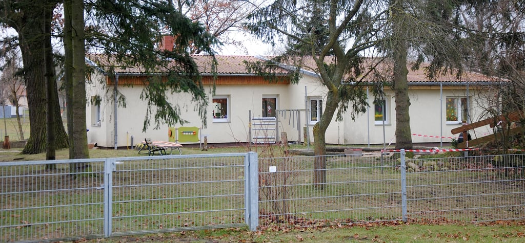20 Kinder werden derzeit in der Tangelner Kita betreut. Doch trotz der guten Auslastung ist die kleine Einrichtung wieder einmal von der Schließung bedroht.