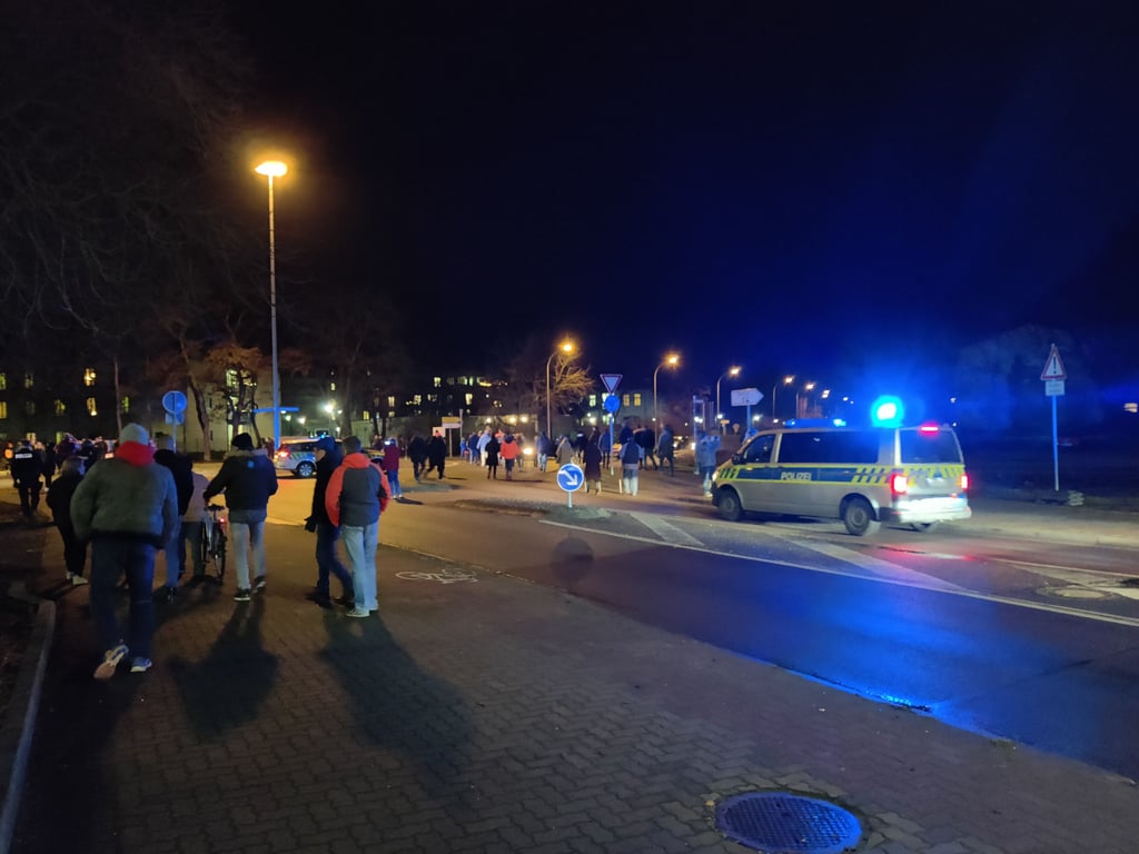 Corona-Proteste am 13. Dezember 2021 in Schönebeck - unangemeldet.