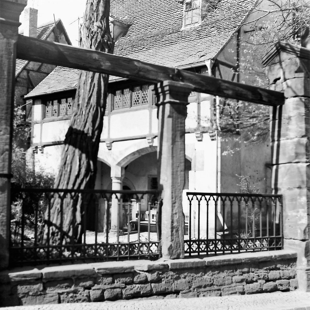 Blick auf den Hof von Luthers Geburtshaus. Auch die Aufnahme entstand vor rund 50 Jahren.
