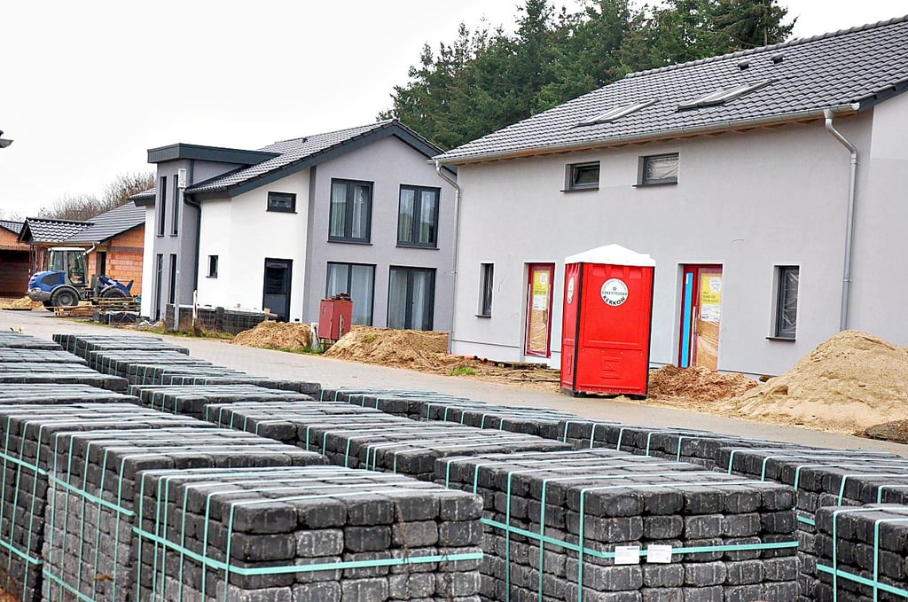 Fleißig gebaut wird im Chüttlitzer Baugebiet Stadtfeld. Seit dem 9. Dezember ist die letzte freie Baugrundstück verkauft.