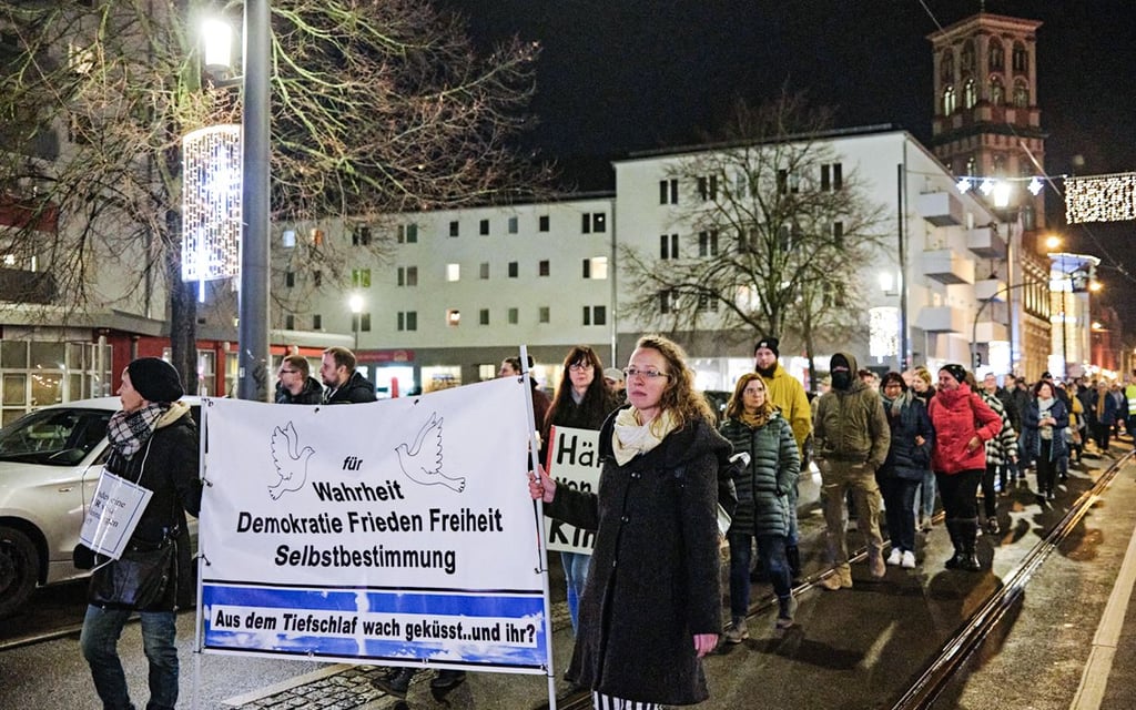 Demonstranten beim Corona-Protest in Dessau