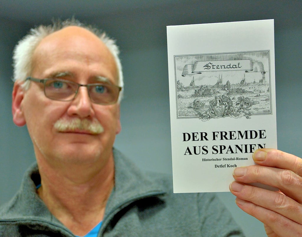Der Stendaler Detlef Koch mag den „Geruch eines frischgedruckten Buches“ – und vor allem dann, wenn es es selbst geschreiben hat.