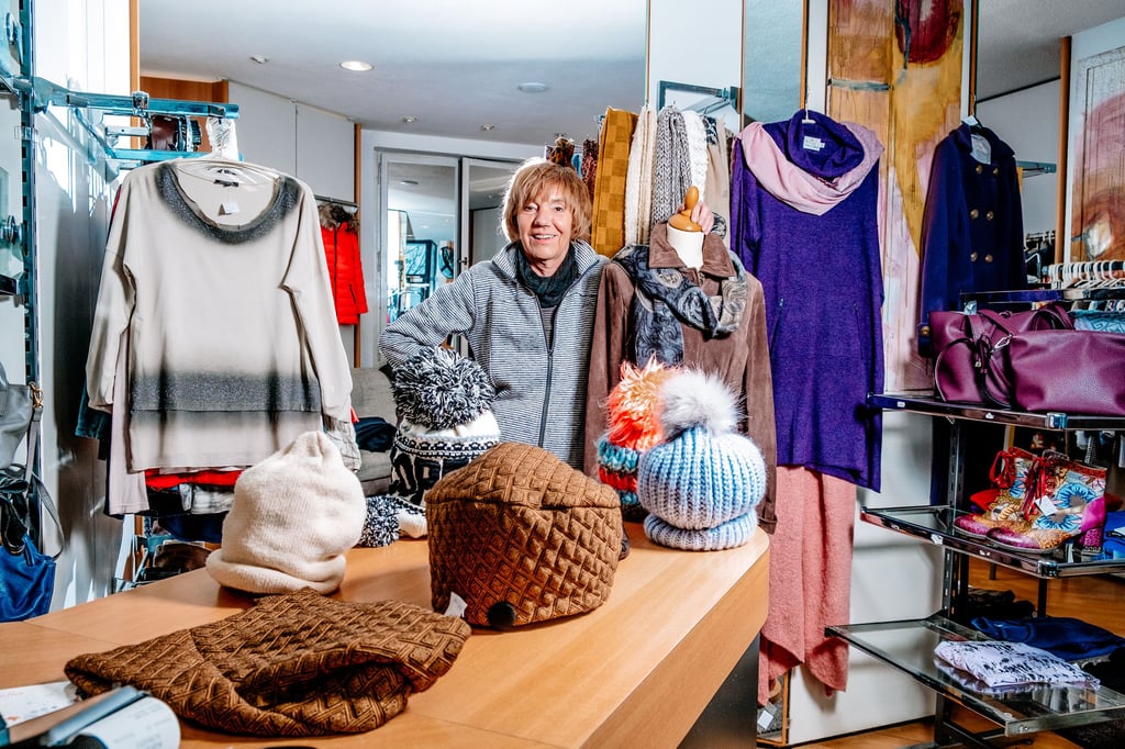 Heidrun Bading führt seit vielen Jahren ihr Secondhand-Geschäft „Cinderella“ in Dessau-Roßlau.