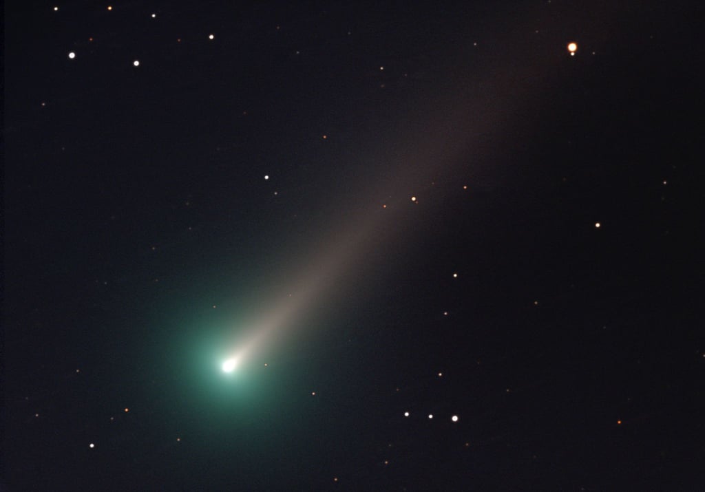 Der Komet „C/2021 A1 Leonard“ fliegt am kommenden Wochenende an der Erde vorbei und könnte am Morgenhimmel sichtbar werden.