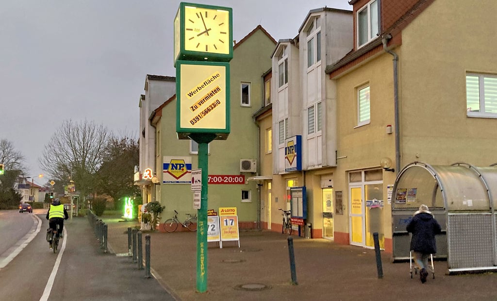 Der NP-Markt in Magdeburg-Nordwest ist als einziger Nahversorger im Stadtteil von Montag bis Sonnabend ab 7 Uhr geöffnet. Im Gewerbeobjekt sind neben Fleischer und Bäcker auch die Rosen-Apotheke und Ärzte zu finden.