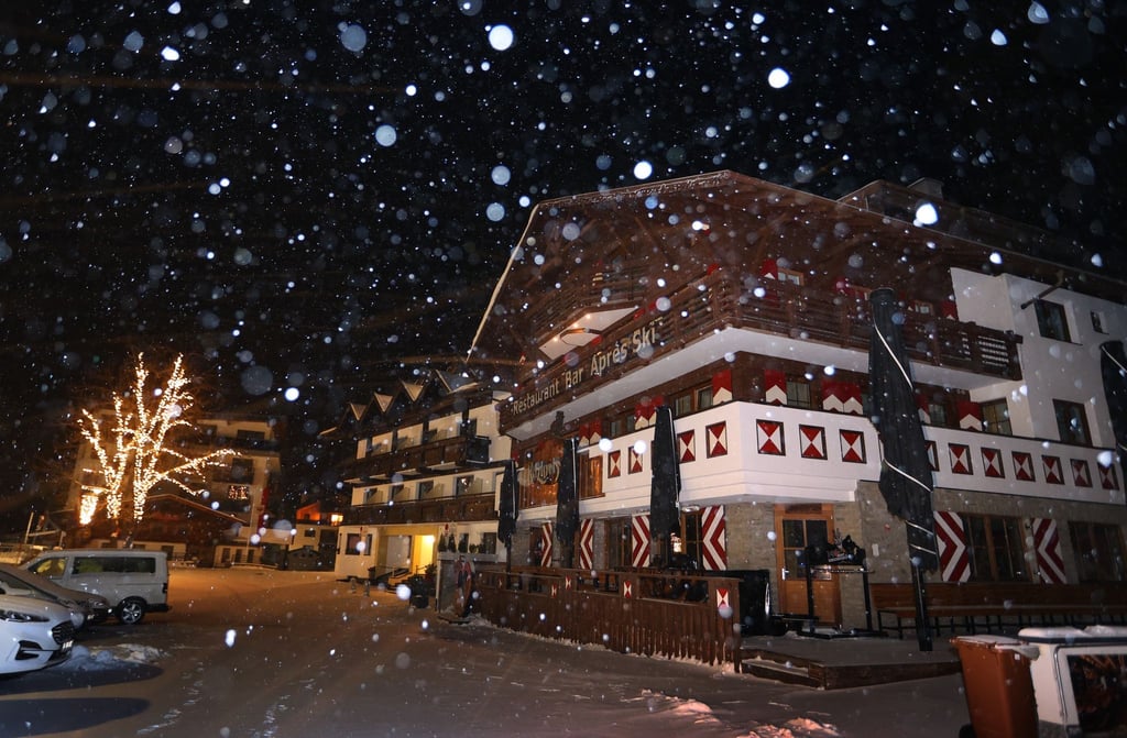 Am 3. Dezember eröffnet Ischgl - während des Lockdowns in Österreich - die Skisaison unter 2G-Bedingungen.