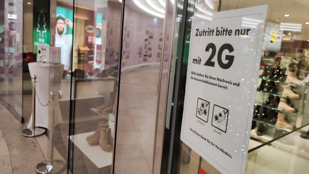 Seit dem 6. Dezember dürfen nach der neuen Landesverordnung nur noch Geimpfte und Genesene in die Geschäfte, die nicht zum täglichen Bedarf gehören. Foto: