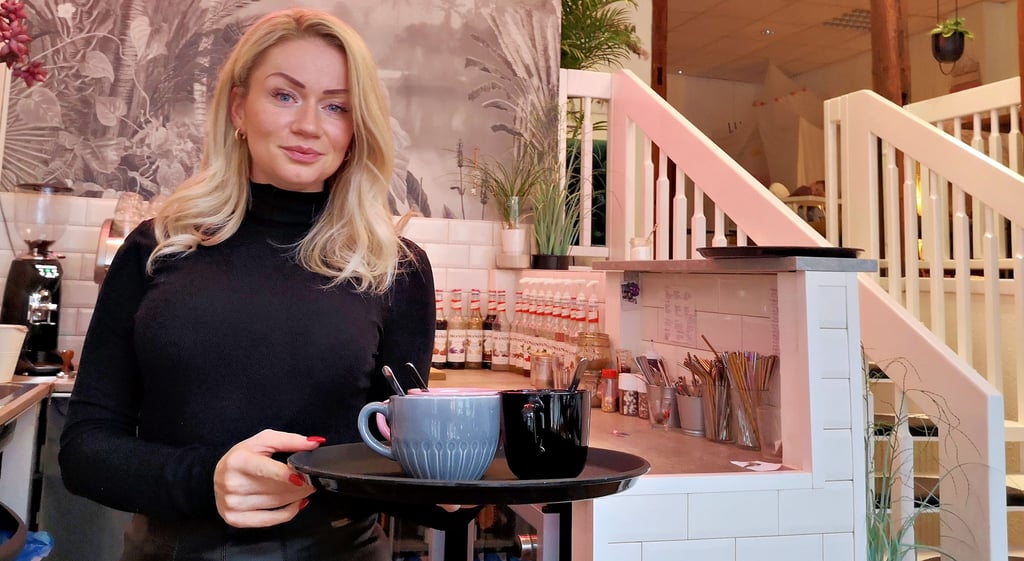 Sandrina Hinze ist die Inhaberin des „Komplizencafés“ in Wernigerode. Sie verrät für das Adventsmenü der Volksstimme ein Dessert-Rezept: Möhren-Walnuss-Kuchen mit einem Frischkäse-Frosting.