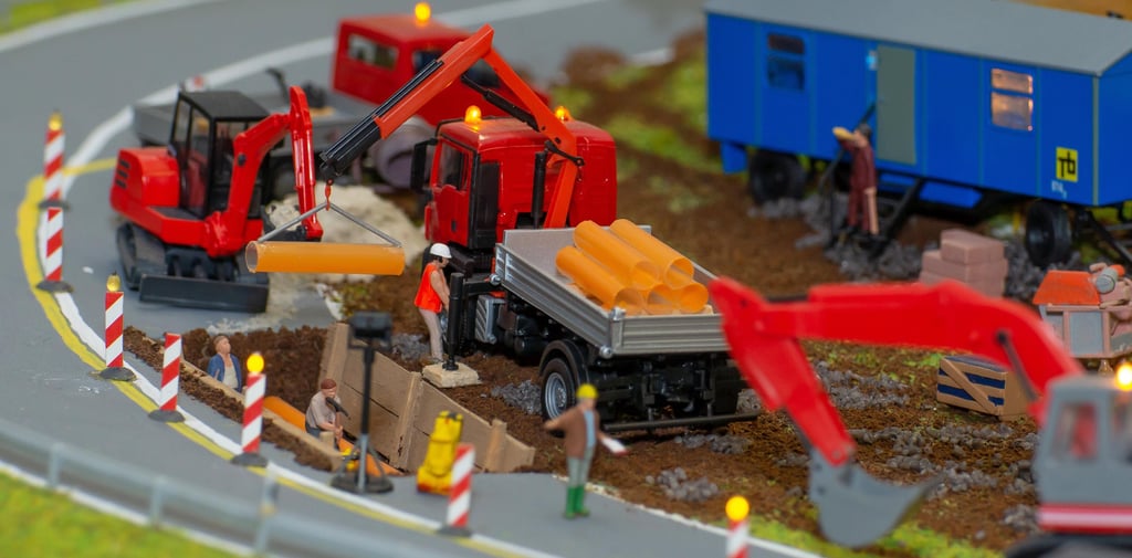 Auf dieser Baustelle sind die Rohrleitungen in Wirklichkeit Plastiktrinkhalme. Detailgetreues Bauen ist auch hier das A und O.