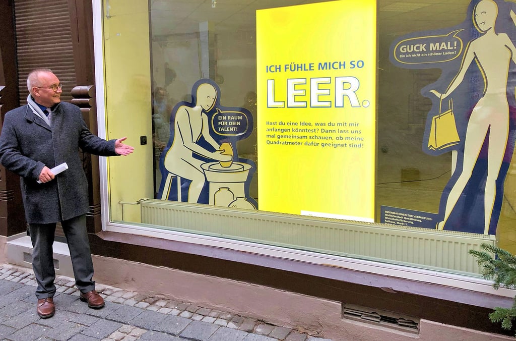 „Eine gelungene Aktion“, freut sich Frank Ruch über die neue Kampagne gegen Leerstand, die hier, in der Bockstraße 7, vorgestellt wurde.